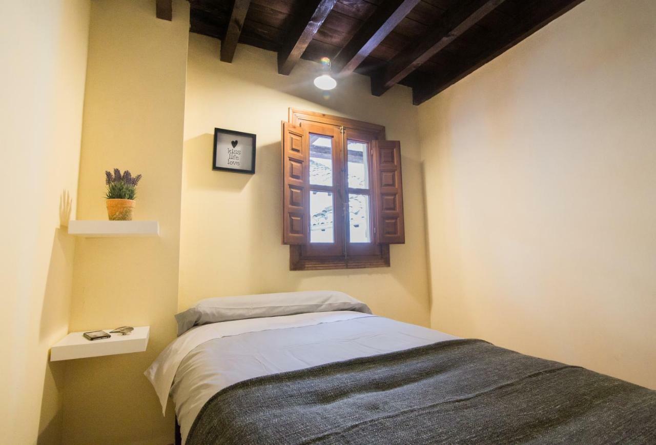 Apartamentos Nahira Suites 3000 Granada Luaran gambar
