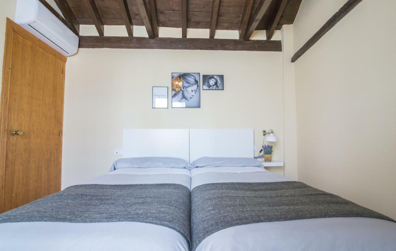 Apartamentos Nahira Suites 3000 Granada Luaran gambar