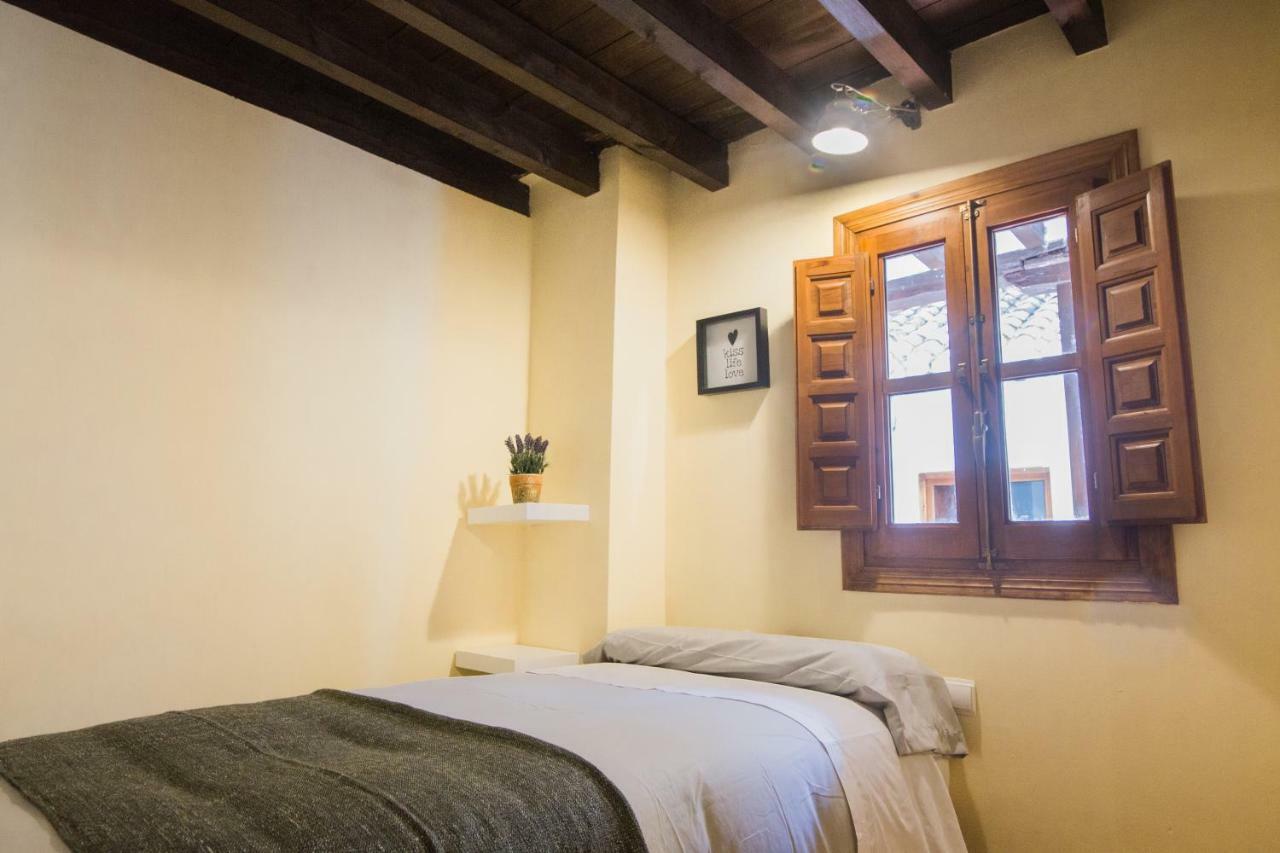 Apartamentos Nahira Suites 3000 Granada Luaran gambar